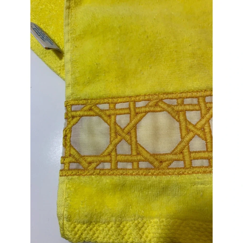 Vtg Springmaid Hand Towel Lemon Yellow Embroidered Lattice Border USA